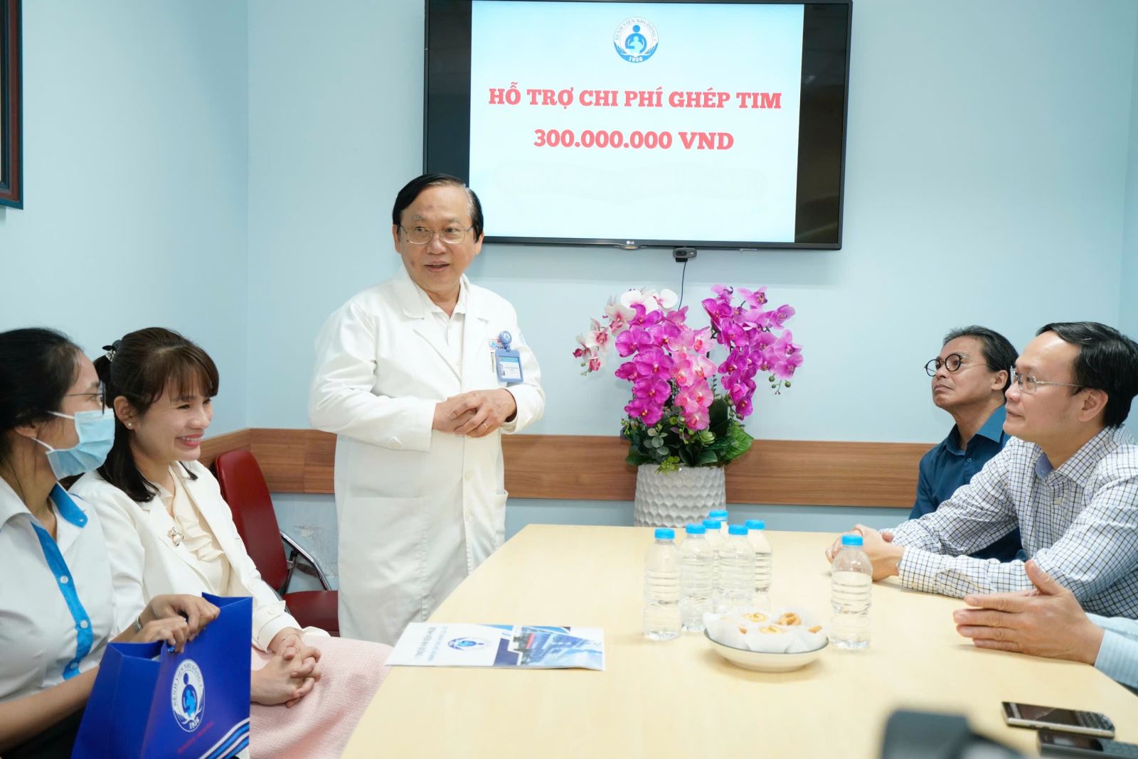 Chung tay hoi sinh trai tim nho 2.jpg